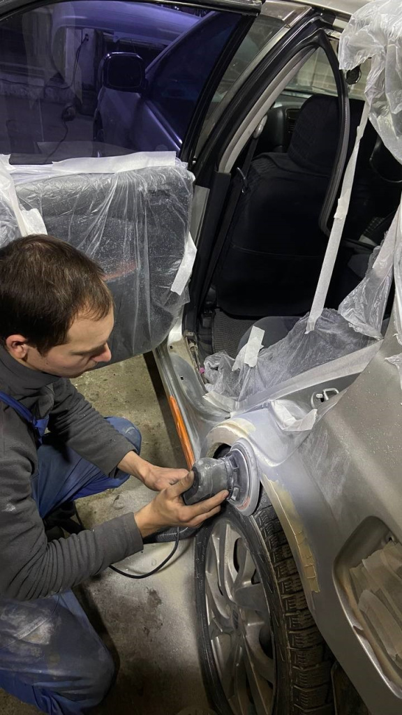 Шлифование элемента кузова, подготовка к покраске Воденин Е.jpg