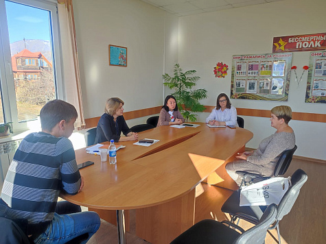 КУ РА «Управление социальной поддержки населения Усть-Коксинского района» 24 октября 2025 года в 11.00 часов приняло участие в семинаре на тему "Пенсионное и социальное обеспечение участников специальной военной операции и членов их семей"